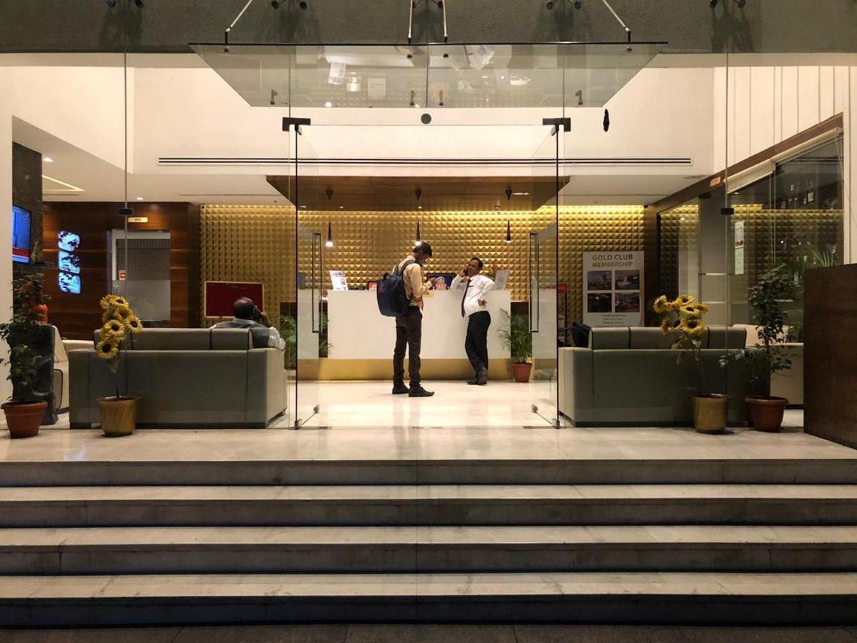 Tarawade Clarks Inn Pune Extérieur photo
