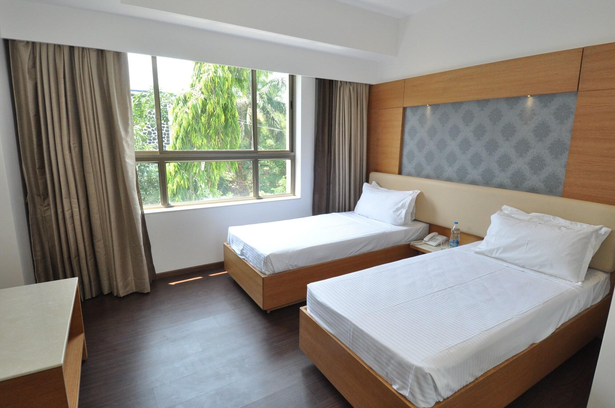 Tarawade Clarks Inn Pune Extérieur photo