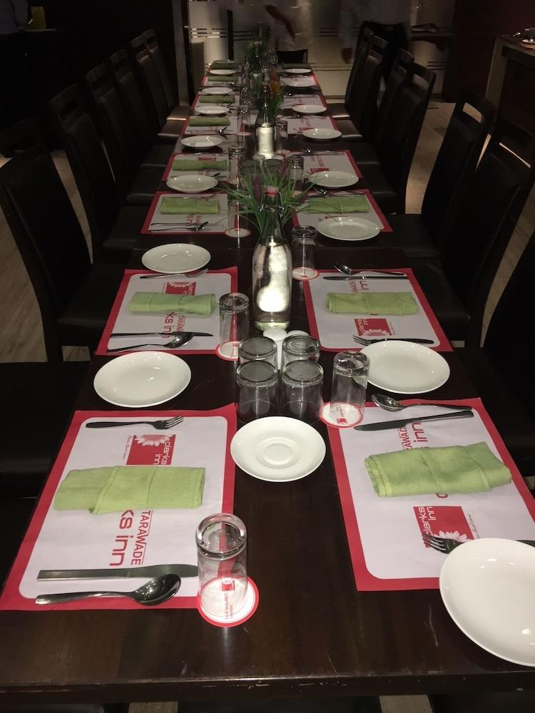 Tarawade Clarks Inn Pune Extérieur photo