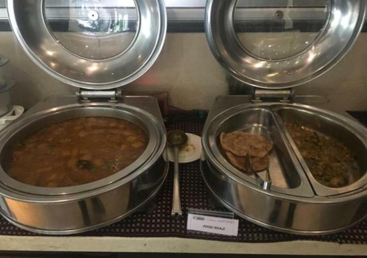 Tarawade Clarks Inn Pune Extérieur photo