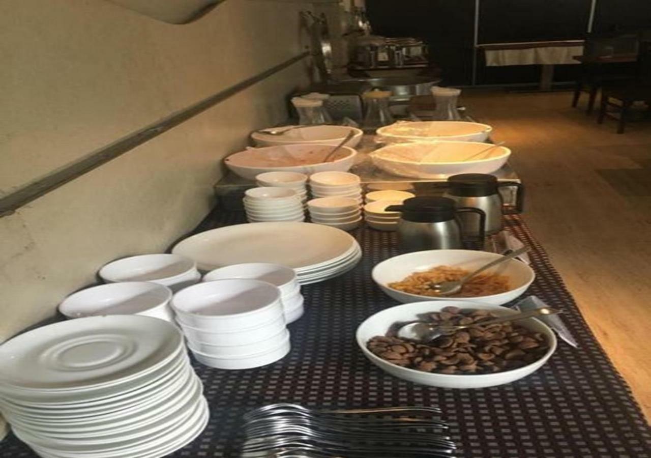 Tarawade Clarks Inn Pune Extérieur photo